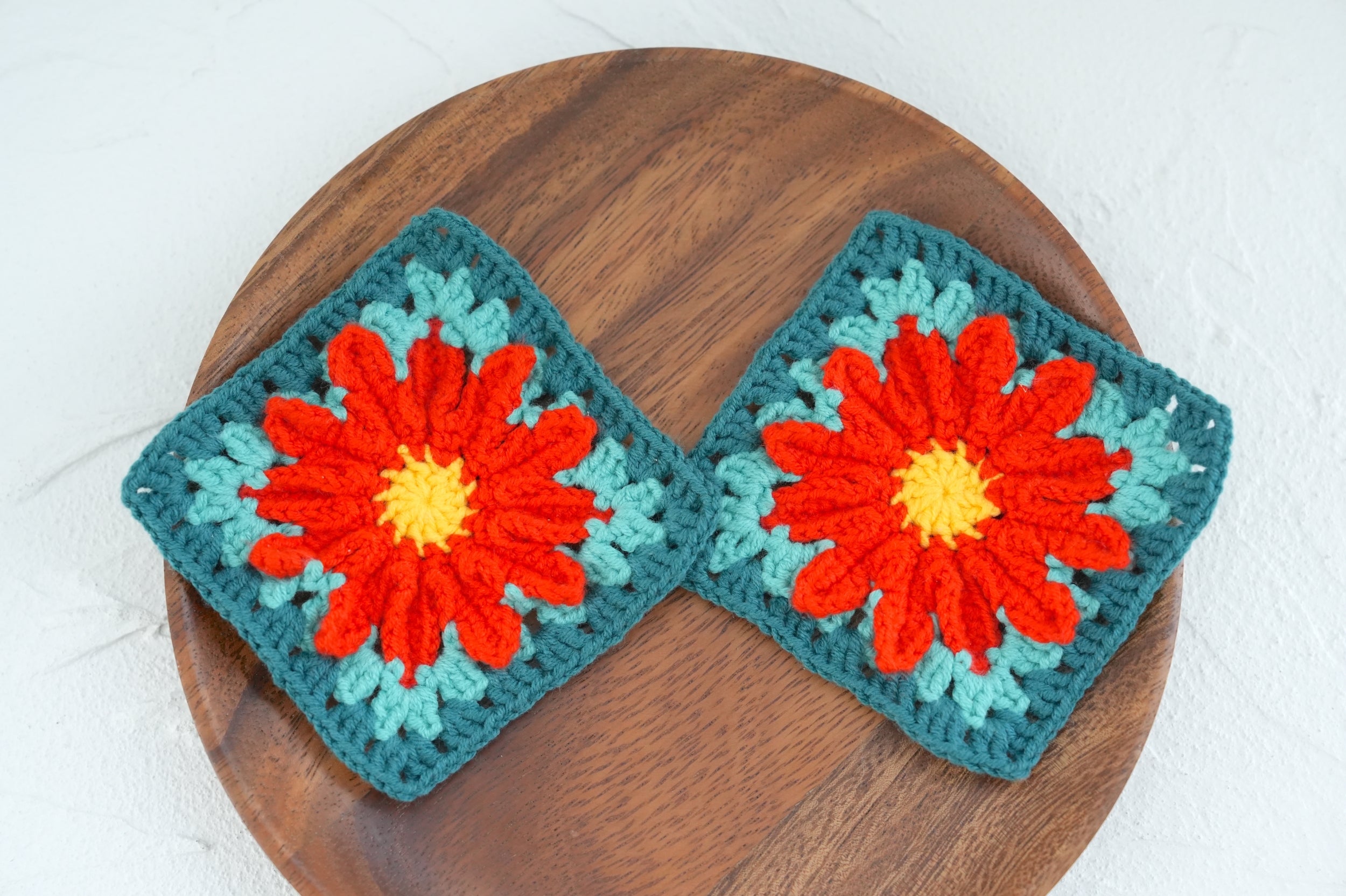 Crochet African Daisy Granny Square Pattern Free (PDF + Beginner Tutor