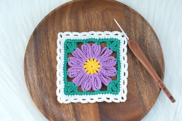 How to Crochet Daisy Granny Square