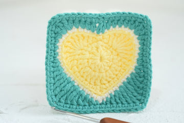 Crochet Heart Granny Square (Style II) Pattern Free (PDF + Beginner Tutorial)