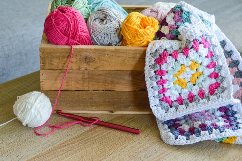 How to Change Colors in a Granny Square (2 Ways)