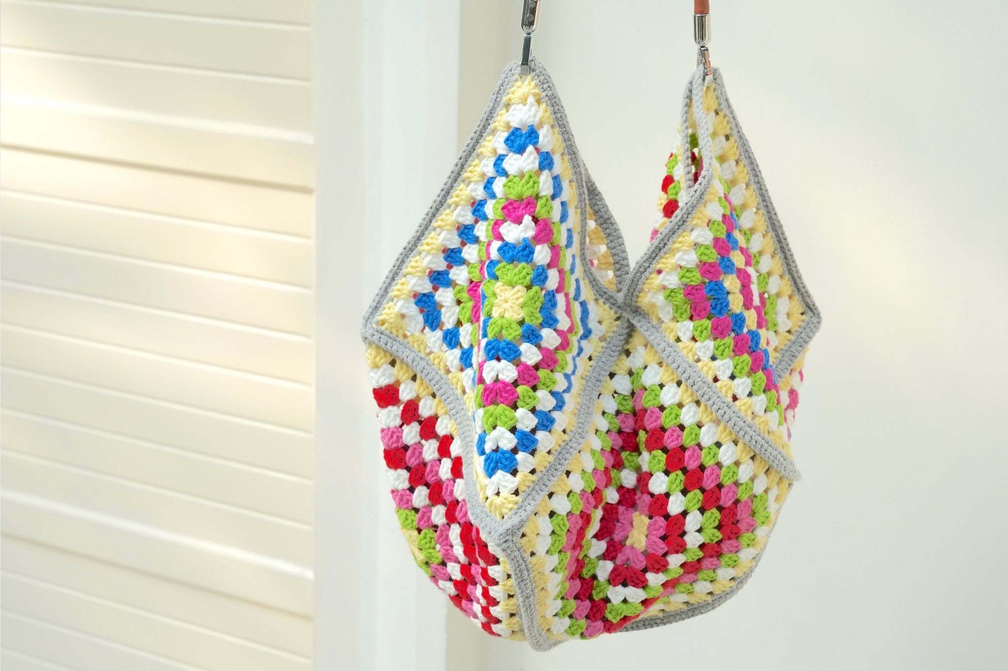 Crochet Granny Square Beach Bag Pattern
