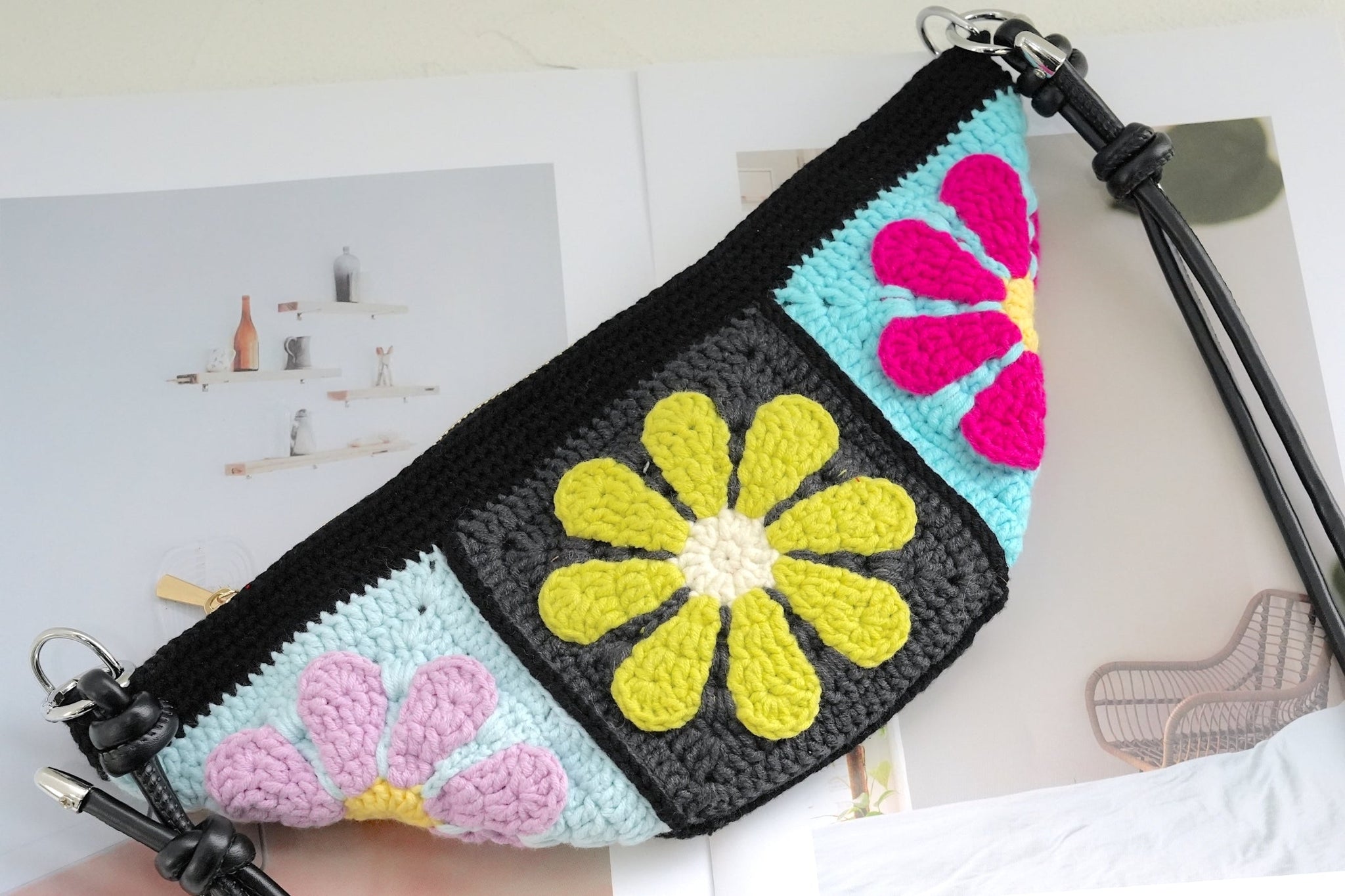 Crochet Granny Square Crossbody Bag (Free Pattern)
