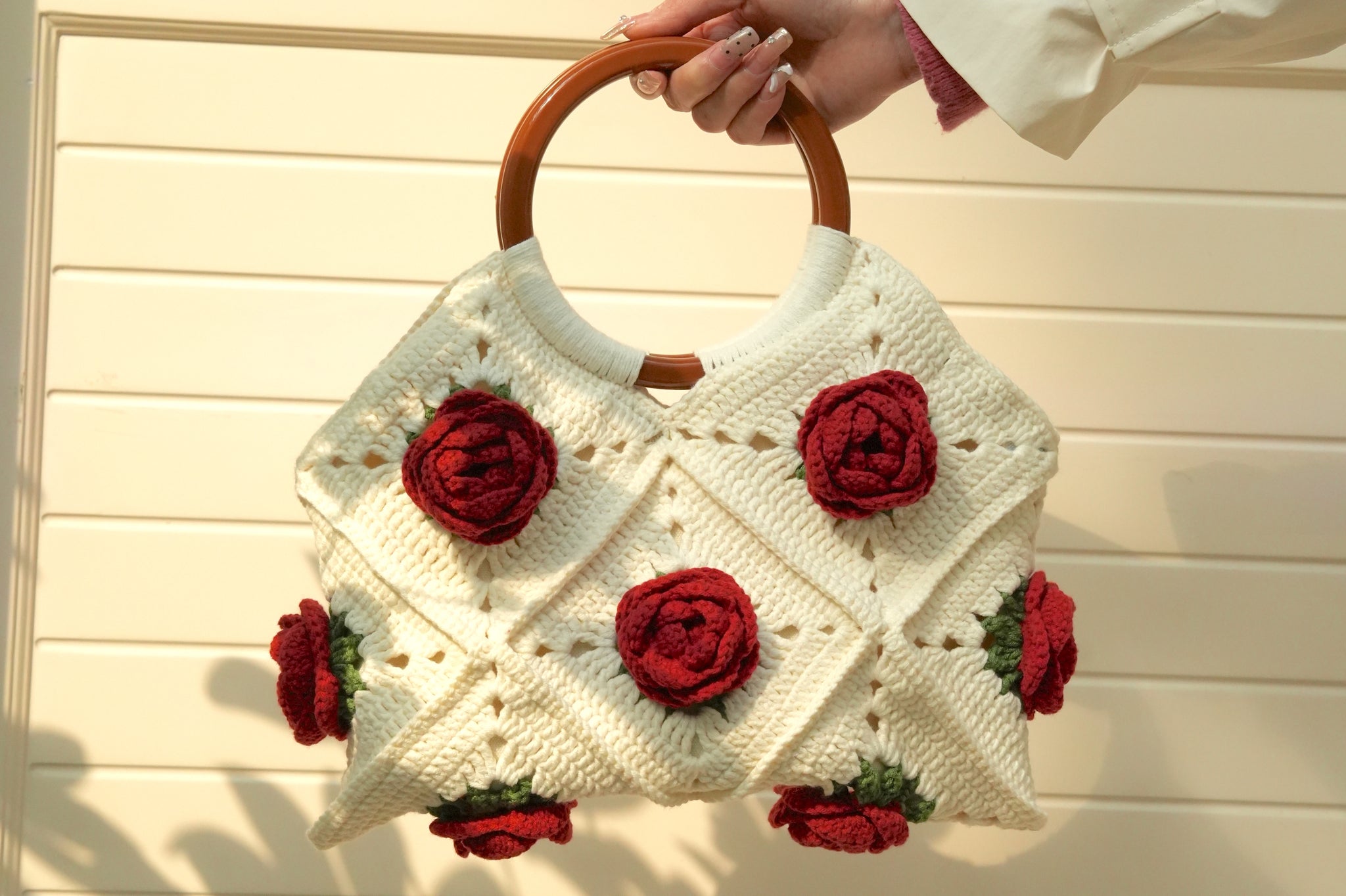 Crochet Rose Flower Granny Square Bag (Free Pattern)