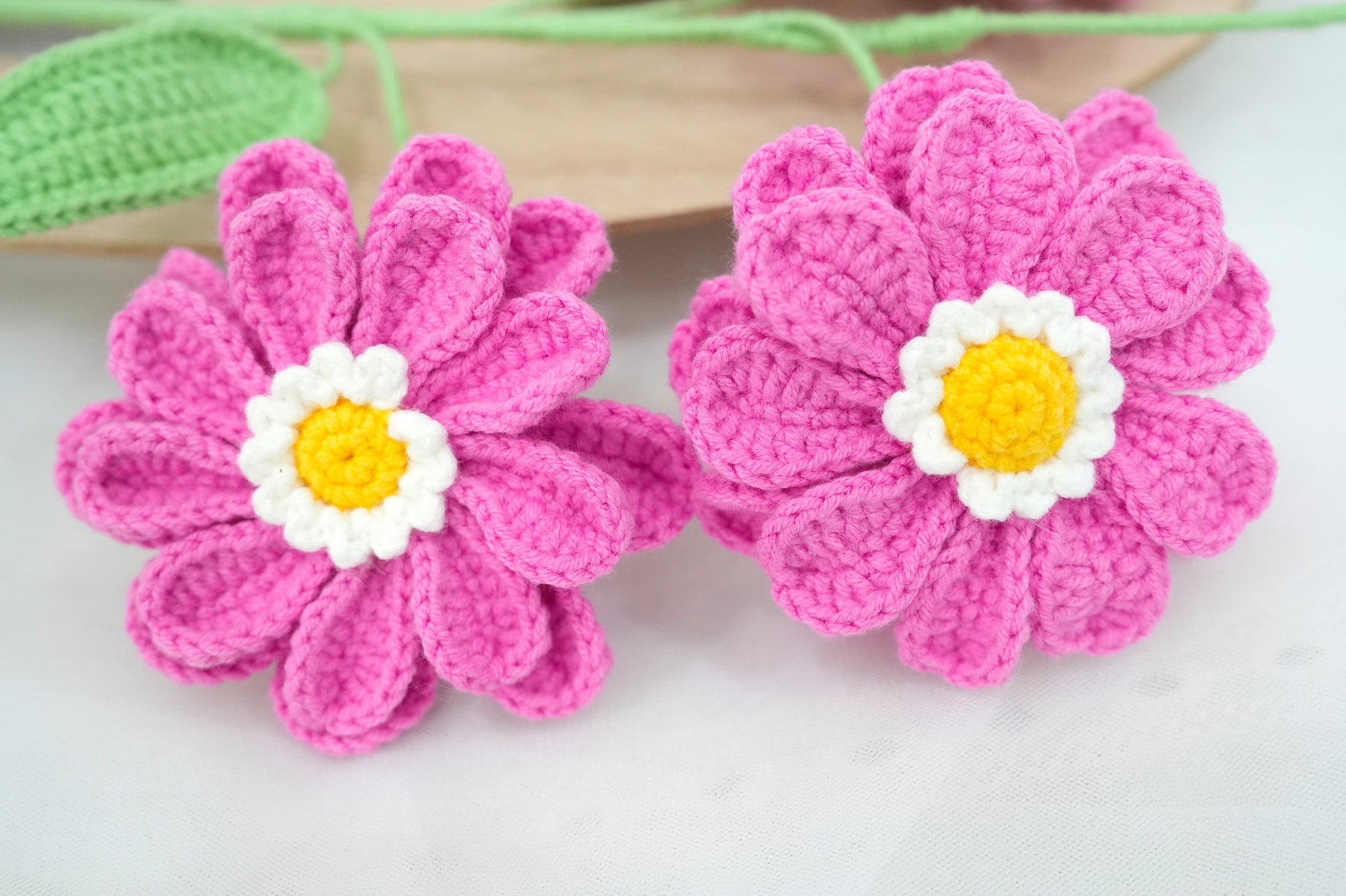 How to Crochet a Zinnia Flower (Free Pattern)